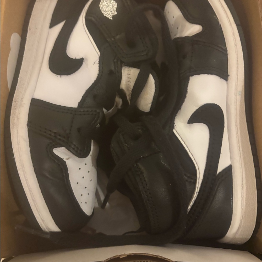 Nike Kids Black and White Sneakers